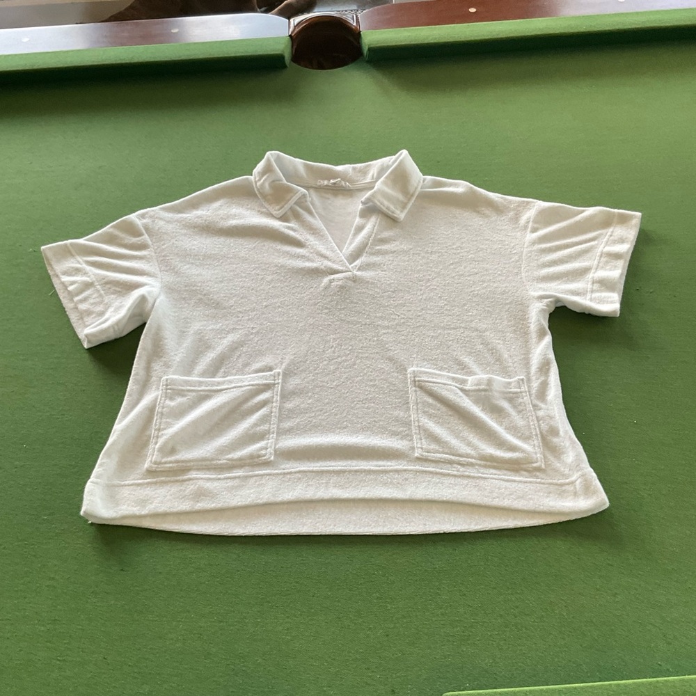 Jane and Delancey White Blouse Terri cloth material pockets